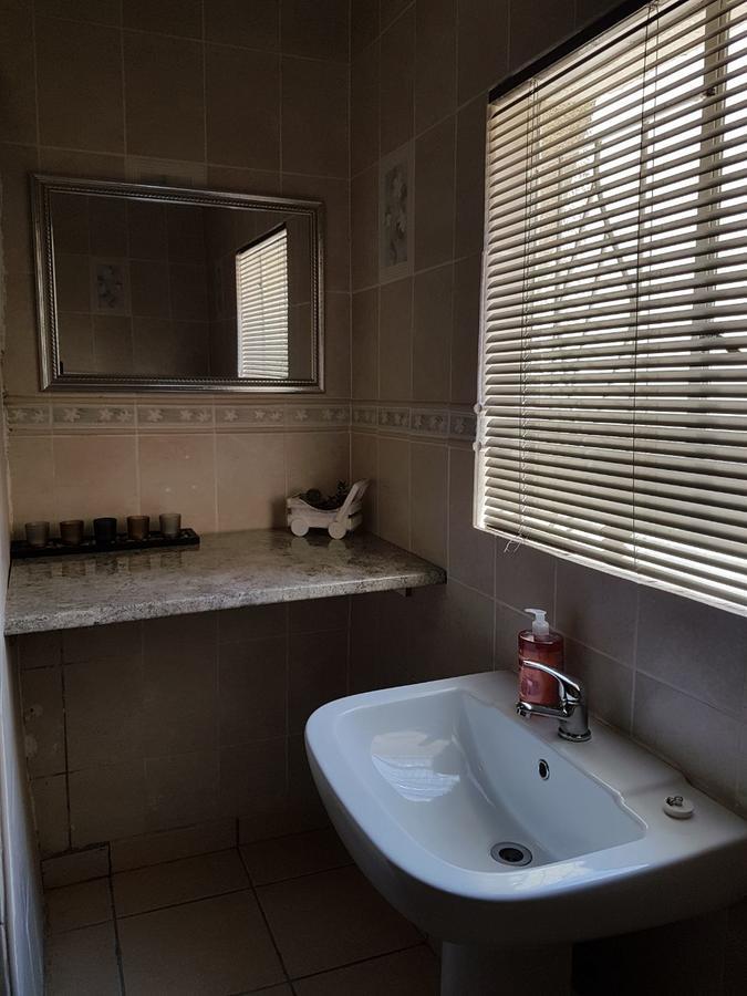 Gluckman Drive Guesthouse เวลคอม ภายนอก รูปภาพ