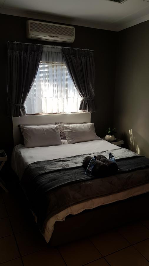 Gluckman Drive Guesthouse เวลคอม ภายนอก รูปภาพ