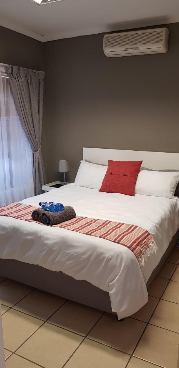 Gluckman Drive Guesthouse เวลคอม ภายนอก รูปภาพ